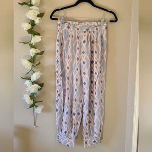 Stylish Patterned Cropped Pants